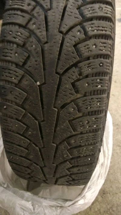 Лот: 12501371. Фото: 1. Продам резину nokian шипы. Шины