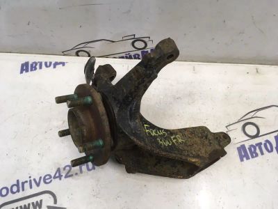 Лот: 21711563. Фото: 1. поворотный кулак Ford Focus CB4. Двигатель и элементы двигателя