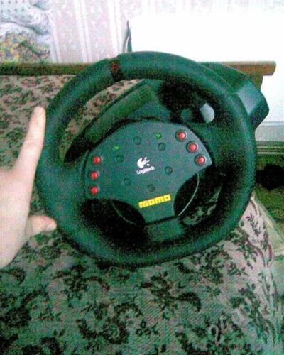 Лот: 633525. Фото: 1. Игровой руль Logitech MOMO Resing. Рули, джойстики