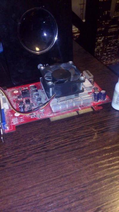Лот: 6714230. Фото: 1. Видеокарта Sapphire Radeon 9800. Видеокарты