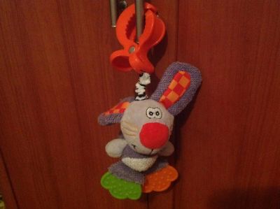 Лот: 4905407. Фото: 1. Игрушка-подвеска Playgro Заяц. Для младенцев