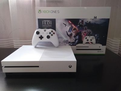 Лот: 16140193. Фото: 1. Xbox One S 1 ТБ. Игровые приставки, консоли