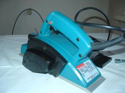 Лот: 253443. Фото: 1. Электрорубанок Makita 1902, 82мм. Электроинструмент
