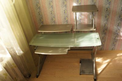 Лот: 3823830. Фото: 1. Стол компьютерный. Компьютерные и письменные столы