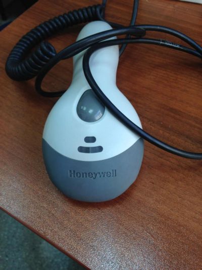 Лот: 8185939. Фото: 1. Сканер штрих кода Honeywell VoyagerCG... Торговое