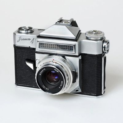Лот: 25415400. Фото: 1. Фотоаппарат Зенит-4. Плёночные зеркальные