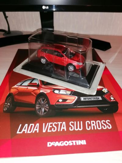 Лот: 19068657. Фото: 1. Lada Vesta sw cross 1:43 новая... Автомоделизм