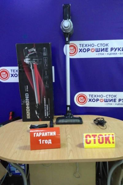 Лот: 16990596. Фото: 1. Пылесос с контейнером для пыли... Пылесосы, паровые швабры