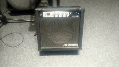 Лот: 12010822. Фото: 1. Комбоусилитель Alesis Spitfire... Гитарные эффекты и комбоусилители