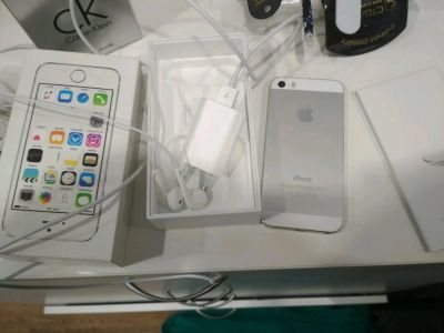 Лот: 11052012. Фото: 1. IPhone 5s. Смартфоны