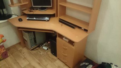 Лот: 9270425. Фото: 1. Компьютерный стол срочно до 23... Компьютерные и письменные столы