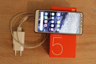 Лот: 16350579. Фото: 1. Redmi 5. Смартфоны