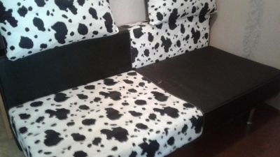 Лот: 9908296. Фото: 1. Кровать б/у с красивым принтом... Кровати