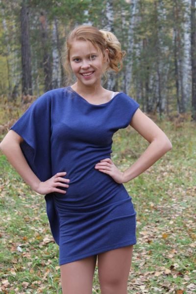 Лот: 9922397. Фото: 1. Платье на девочку 13-14 лет. Платья, сарафаны