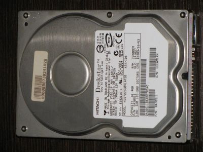 Лот: 3275037. Фото: 1. HDD 61,4 Gb IDE Hitachi Deskstar... Жёсткие диски (HDD)