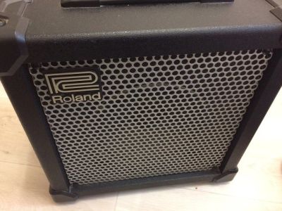 Лот: 10310999. Фото: 1. Комбоусилитель Roland Cube 20xl. Гитарные эффекты и комбоусилители