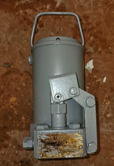 Лот: 25583163. Фото: 1. Домкрат 20Т. Домкраты