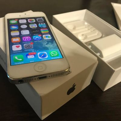 Лот: 11053952. Фото: 1. Apple iPhone 5 16Gb. Полный комплект... Смартфоны