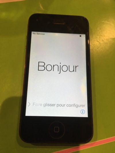 Лот: 17078687. Фото: 1. iPhone 4. С чехлом. С проводом... Смартфоны