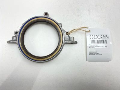 Лот: 22851433. Фото: 1. Крышка коленвала Mitsubishi Diamante... Двигатель и элементы двигателя