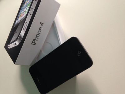 Лот: 6077073. Фото: 1. iPhone 4. Смартфоны