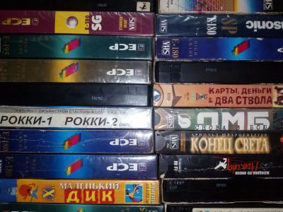 Лот: 12634367. Фото: 1. Видеокассеты VHS (50шт., цена... Видеозаписи, фильмы