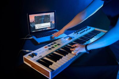 Лот: 11892070. Фото: 1. Arturia KeyLab Essential 49. MIDI-оборудование