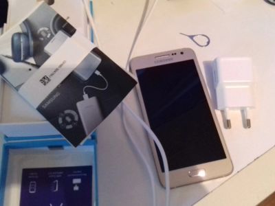 Лот: 11812390. Фото: 1. Samsung galaxy A3 2015г. золотой. Смартфоны