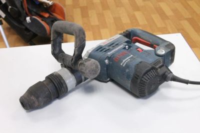 Лот: 12668723. Фото: 1. Отбойный молоток Bosch GSH 5CE. Электроинструмент