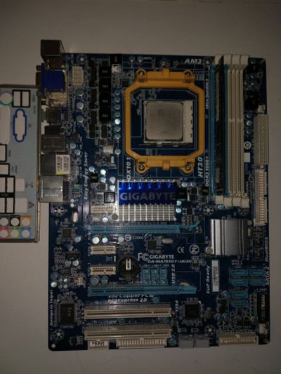 Лот: 12705877. Фото: 1. Материнская плата GigaByte GA-MA785GT-UD3H... Комплекты запчастей