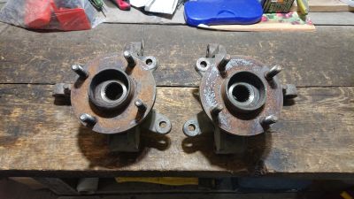 Лот: 25210305. Фото: 1. Кулак Ford Fiesta левый (1771021... Ходовая, подвеска, рулевое управление