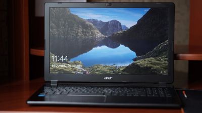 Лот: 14303786. Фото: 1. Ноутбук Acer V5-573G + коврик... Ноутбуки