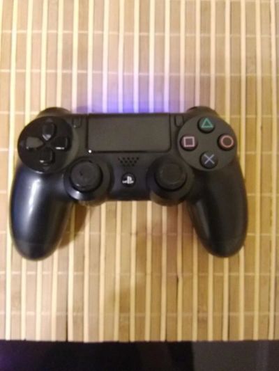 Лот: 10637084. Фото: 1. Геймпад Dualshock 4. Аксессуары для игровых приставок, консолей, геймпады