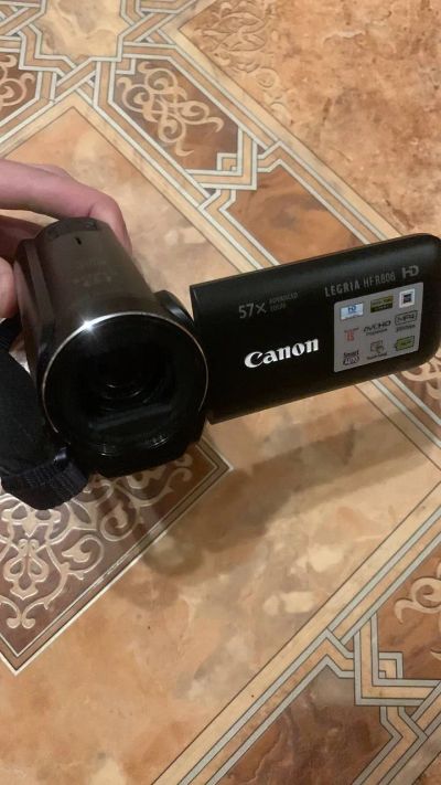 Лот: 24588119. Фото: 1. Видеокамера Canon Legria HF R806. Цифровые компактные