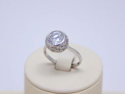 Лот: 14751375. Фото: 1. СЕРЕБРЯНОЕ КОЛЬЦО С ЦИРКОНИЕМ... Кольца, перстни