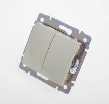 Лот: 6142432. Фото: 1. Выключатель Legrand valena 2кл... Электроустановочные изделия