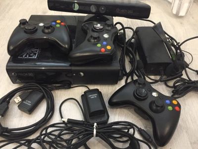 Лот: 11467207. Фото: 1. Xbox 360 E. Игровые приставки, консоли