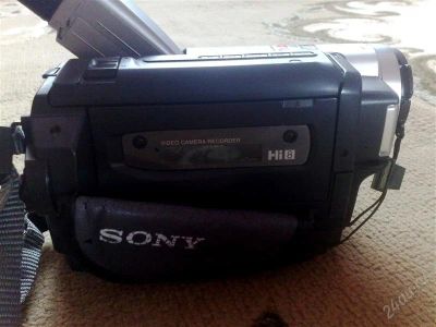 Лот: 1063507. Фото: 1. видеокамера sony handucam ccd-tr728e. Видеокамеры