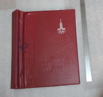 Лот: 23459120. Фото: 1. Альбом СССР для значков. 30*25... Памятные медали
