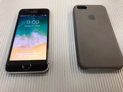 Лот: 13440206. Фото: 1. Iphone SE 32GB. Смартфоны