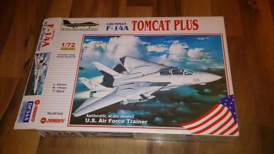 Лот: 4126246. Фото: 1. Сборная модель F-14A, масштаб... Авиамоделизм