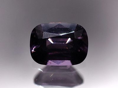 Лот: 21324895. Фото: 1. 1.69 ct. Шпинель фиолетовая кушон... Драгоценные и поделочные камни