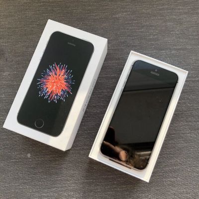 Лот: 15481682. Фото: 1. Новый IPhone SE. Смартфоны