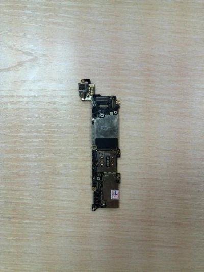Лот: 7993122. Фото: 1. Материнская плата для iPhone 5... Микросхемы и платы