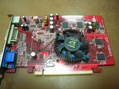Лот: 11114712. Фото: 1. Видеокарта PCI-E ASUS X1600 pro... Видеокарты
