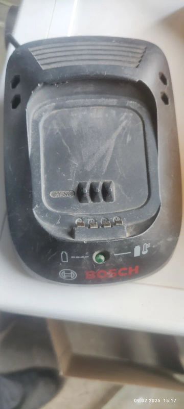 Лот: 25009603. Фото: 1. Зарядное устройство Bosch 18 вольт... Электроинструмент
