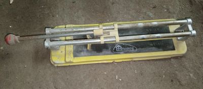 Лот: 23493248. Фото: 1. Плиткорез hobbi 350. Ручной инструмент