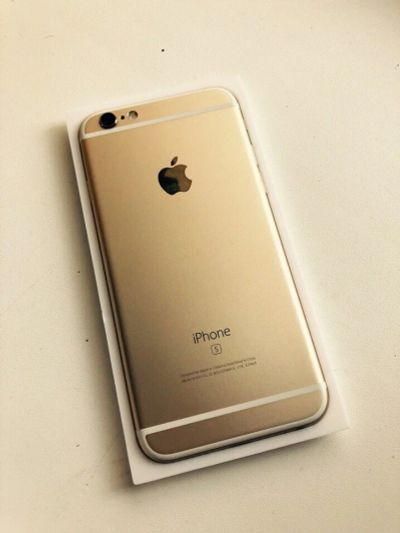 Лот: 11147114. Фото: 1. iPhone 6s gold 16gb. Смартфоны
