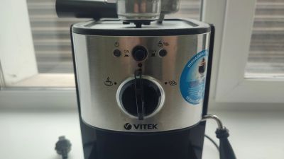 Лот: 22152094. Фото: 1. Кофеварка рожковая Vitek VT-1513... Чайники, кофемашины, кулеры