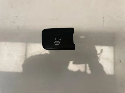 Лот: 21703201. Фото: 1. кнопка обогрева сидений Kia Sportage... Другое (автозапчасти)